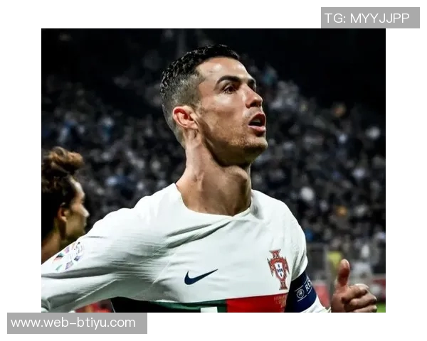 C罗前队友透露他追求千球成就与迷你罗同场竞技的梦想