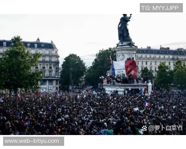 若昂内维斯:巴黎全力以赴只需再添一球即可逆转局势 若昂内维斯:巴黎全力以赴只需再添一球即可逆转局势