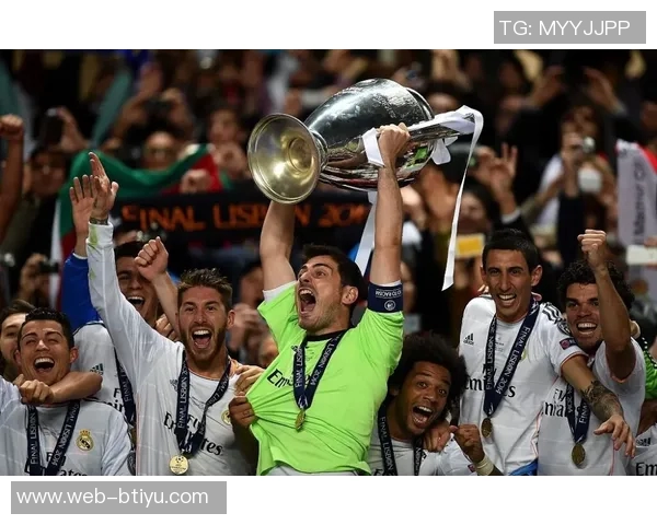 C罗热爱环足奖典礼渴望更多奖杯与千球里程碑 C罗热爱环足奖典礼渴望更多奖杯与千球里程碑